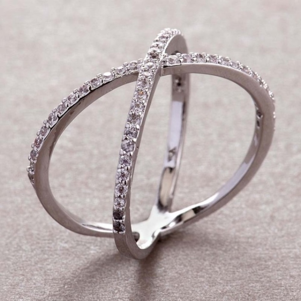💎 Cute Crossover Ring!